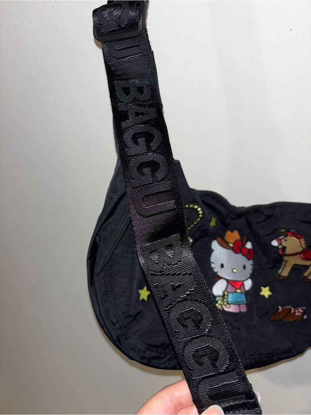 NWT Baggu Hello Kitty Embroidered Medium Crescent Bag - Picture 2 of 3